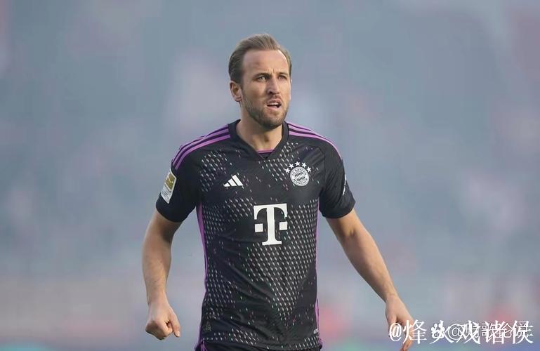 足坛剧变:拜仁持续12轮不败登顶,曼城绝杀弱旅 足坛剧变:拜仁持续12轮不败登顶,曼城绝杀弱旅